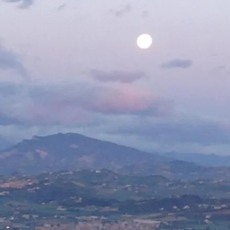 Il Filo Di Arianna Di Campagna בקתה